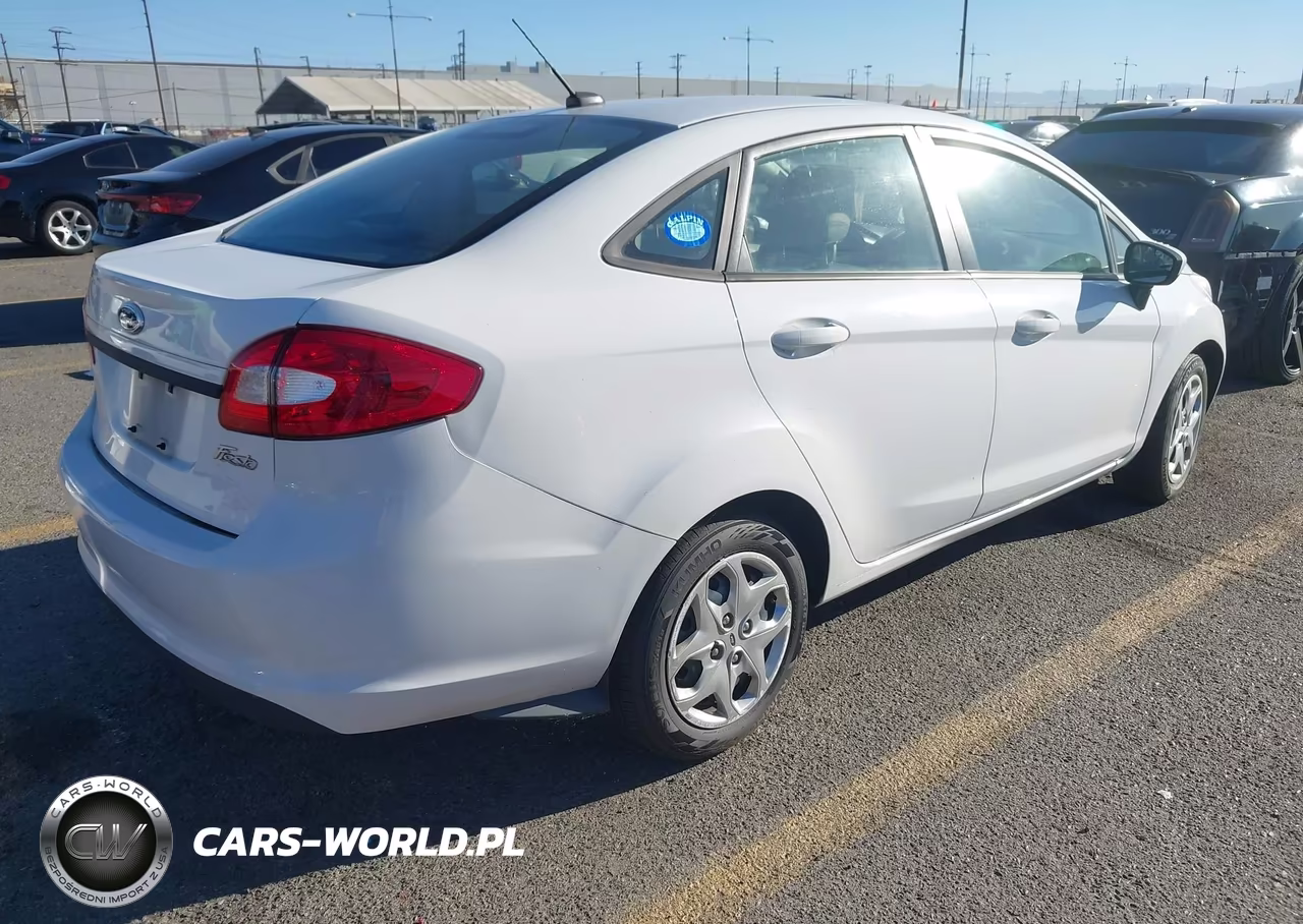 2013 Ford Fiesta S VIN:3FADP4AJ8DM225951 - 4