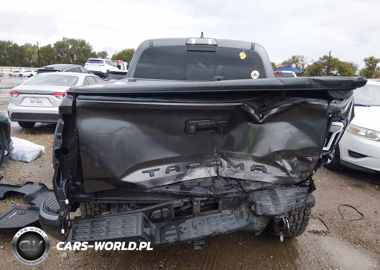 2018 Toyota Tacoma Trd Sport VIN:3TMAZ5CN5JM070445 - 6