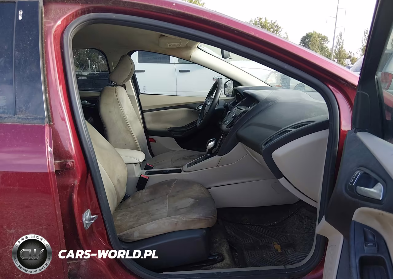 2016 Ford Focus Se VIN:1FADP3F25GL360953 - 5