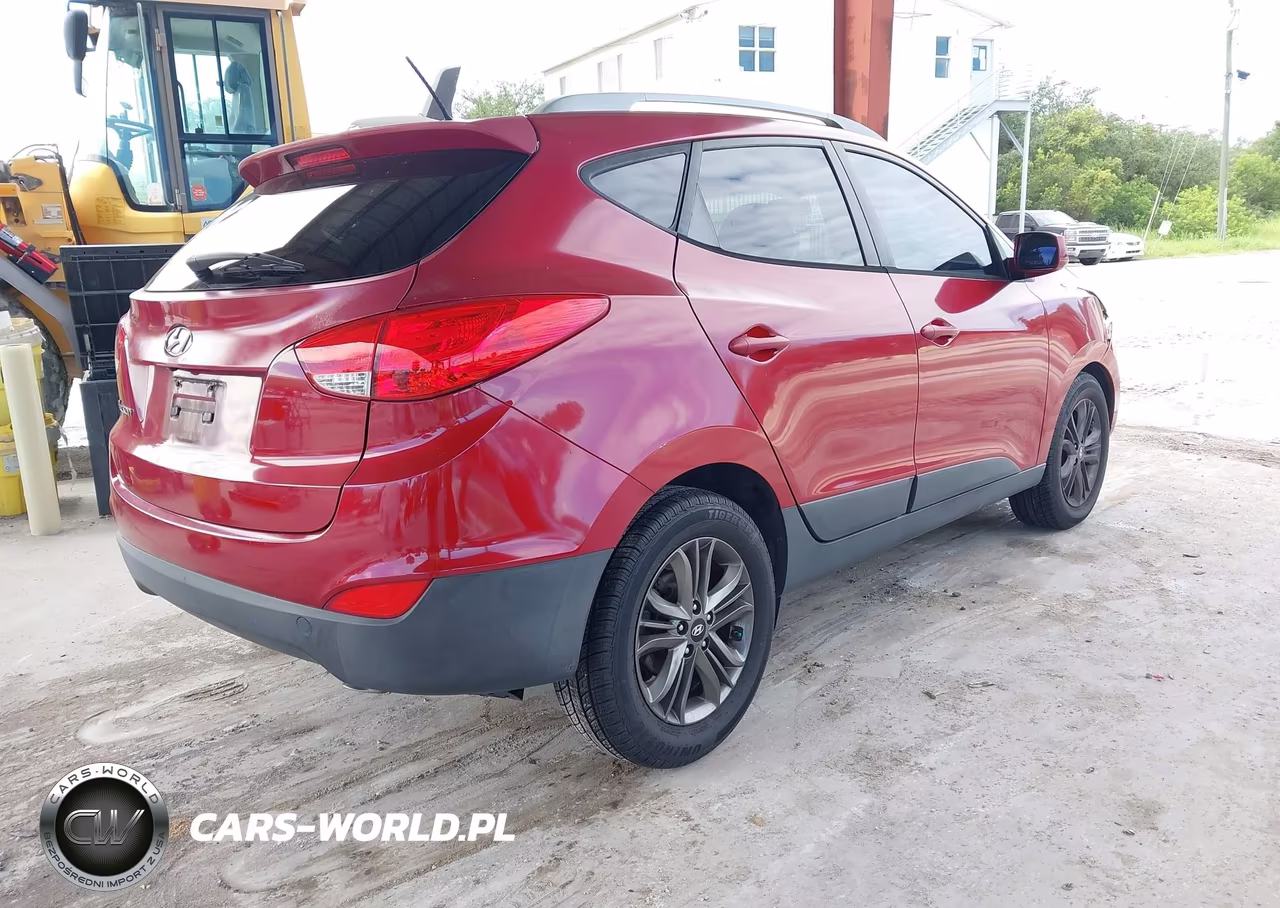 2015 Hyundai Tucson Se VIN:KM8JU3AG6FU055569 - 4