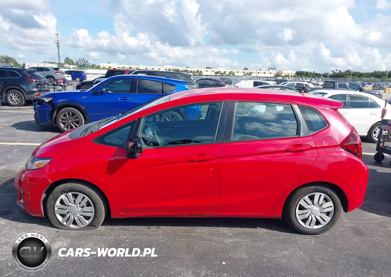 2015 Honda Fit Lx VIN:3HGGK5H5XFM733962 - 15