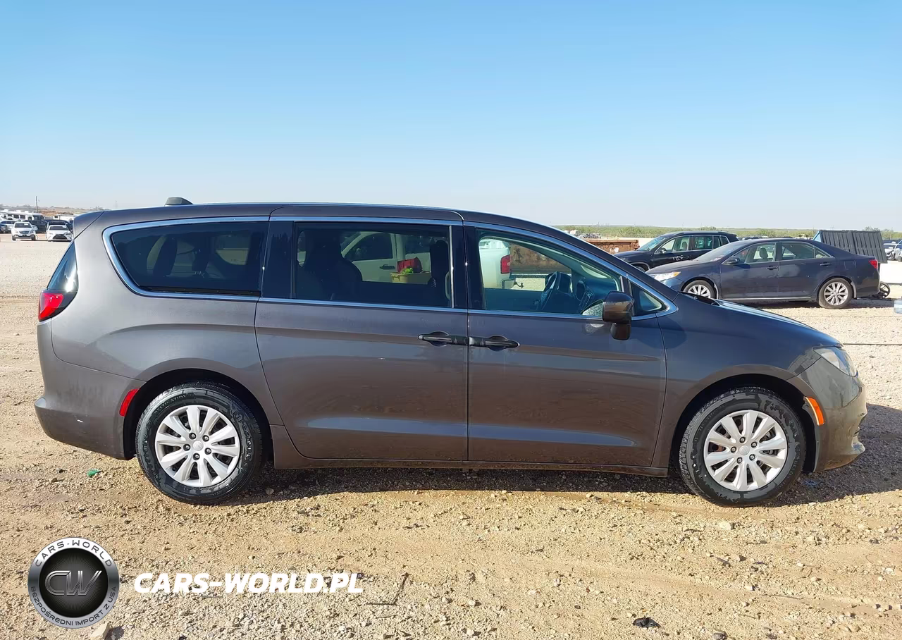 2021 Chrysler Voyager L VIN:2C4RC1AG7MR568452 - 18