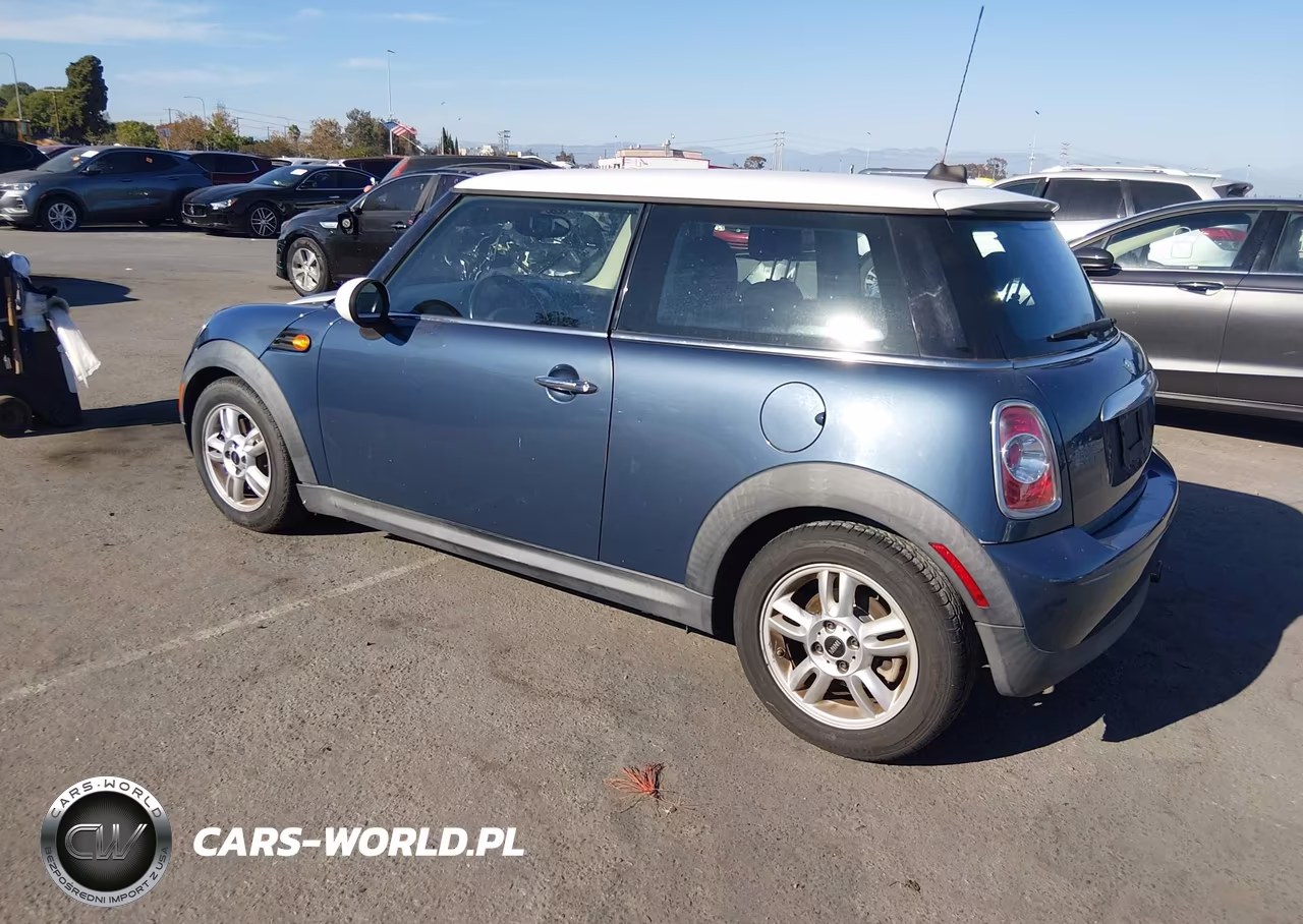 2011 Mini Cooper VIN:WMWSU3C52BT252367 - 3