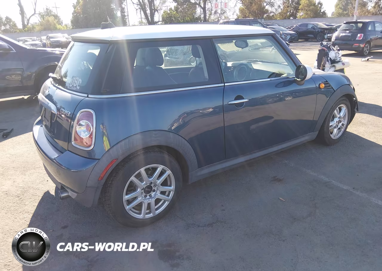 2011 Mini Cooper VIN:WMWSU3C52BT252367 - 4