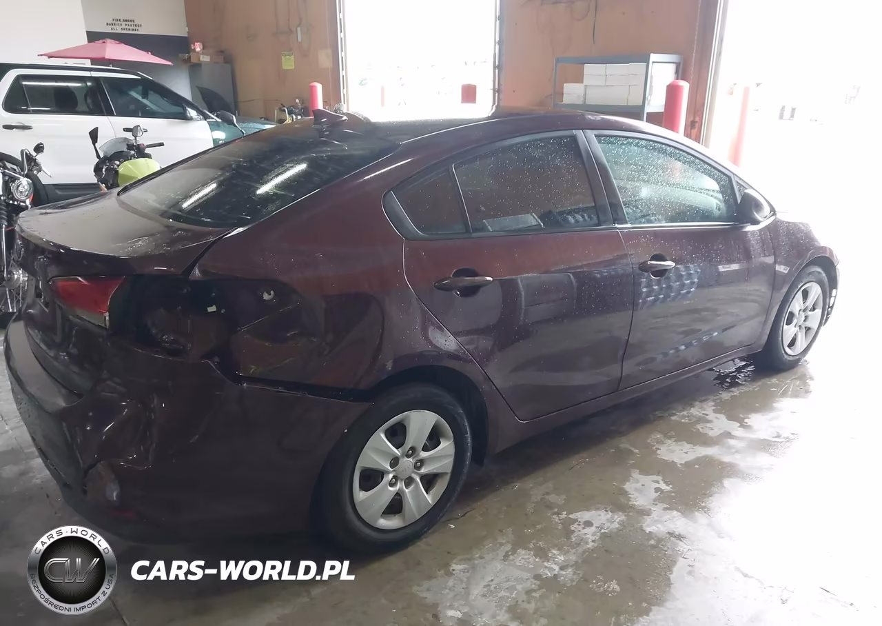 2018 Kia Forte Lx VIN:3KPFK4A71JE196692 - 12