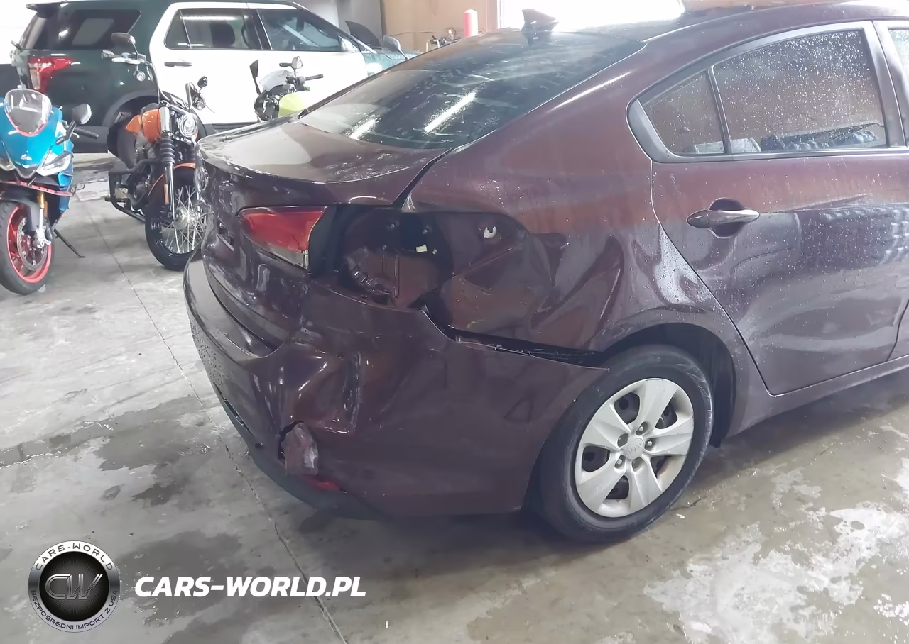 2018 Kia Forte Lx VIN:3KPFK4A71JE196692 - 6