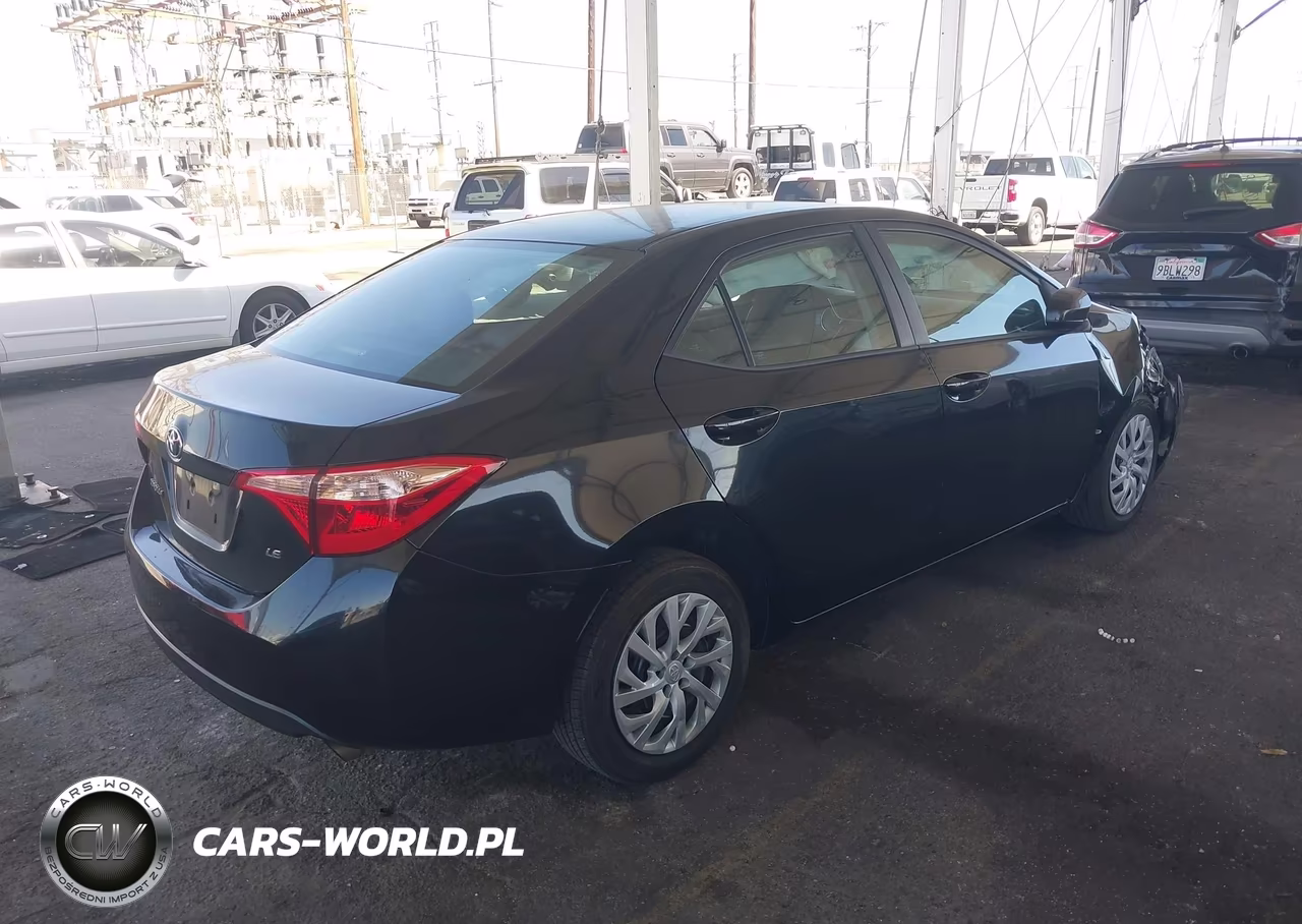 2018 Toyota Corolla Le VIN:5YFBURHEXJP846953 - 4