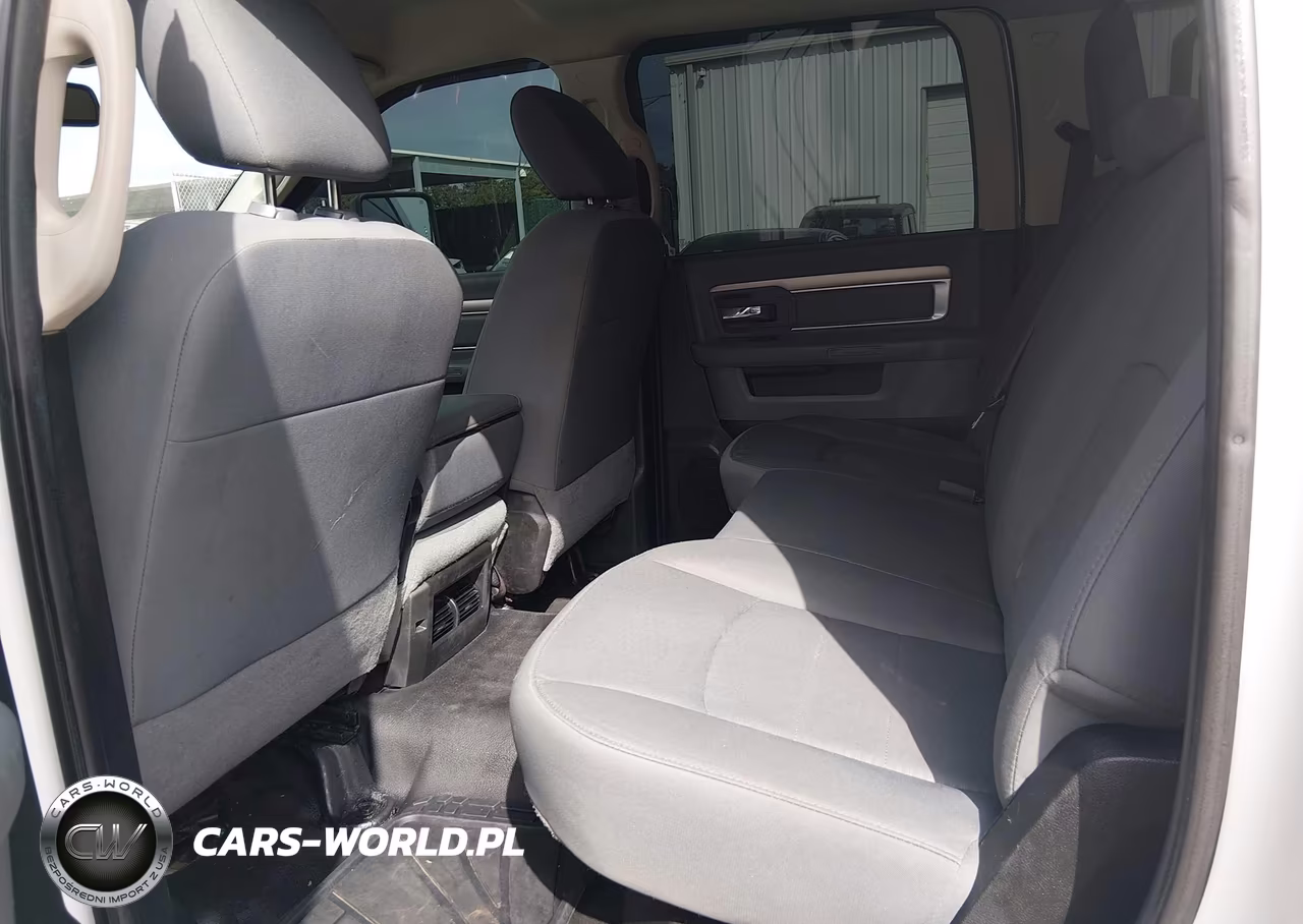 2014 Ram 5500 Chassis Tradesman-Slt-Laramie VIN:3C7WRNFL4EG158457 - 7