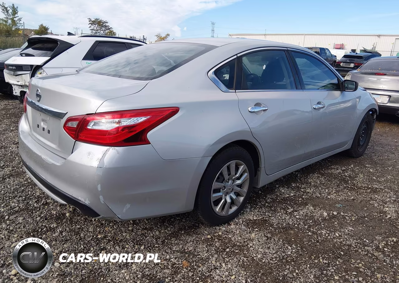 2017 Nissan Altima 2.5 S VIN:1N4AL3AP0HN345848 - 4