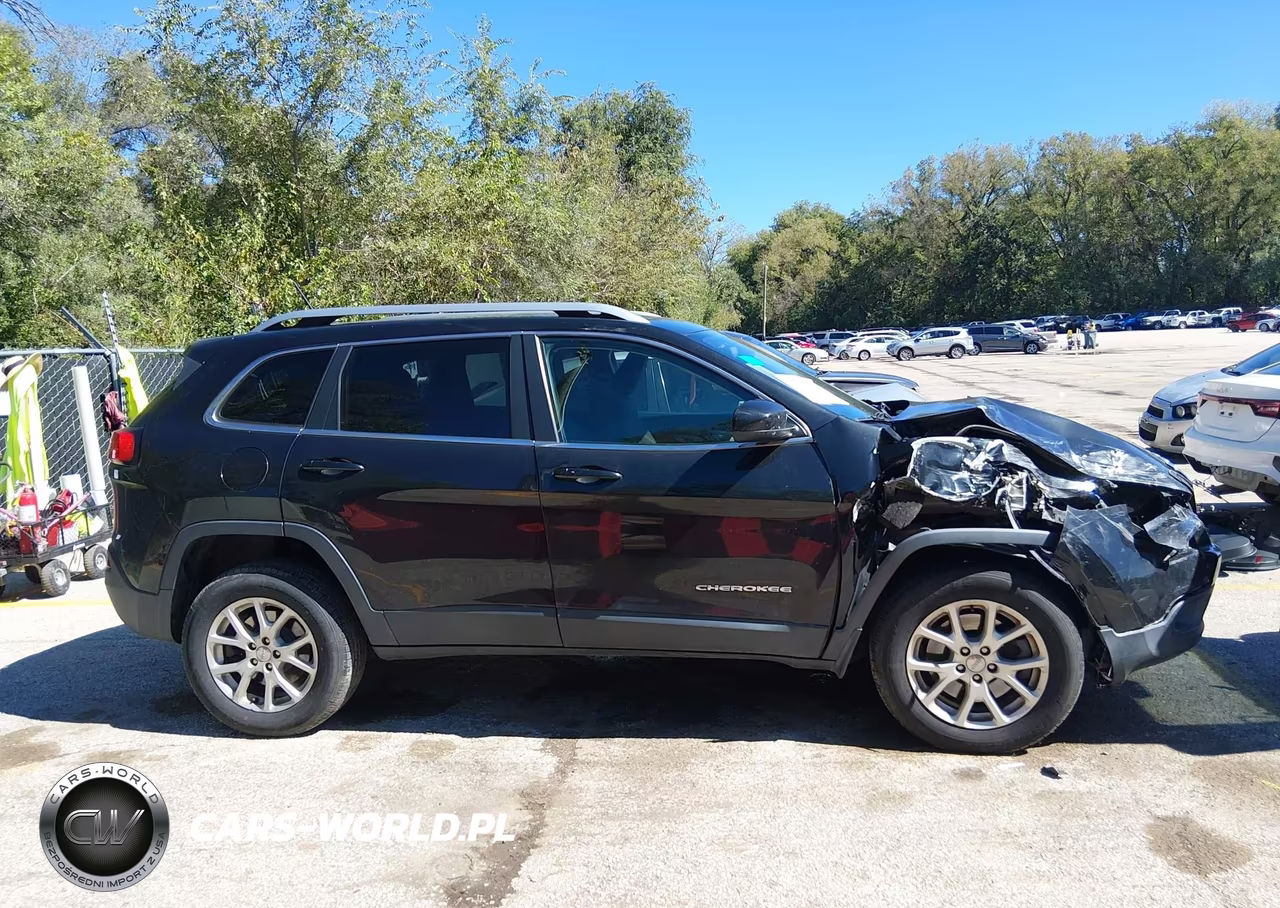 2015 Jeep Cherokee Latitude VIN:1C4PJMCB6FW627176 - 13