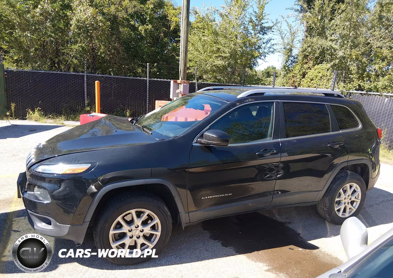 2015 Jeep Cherokee Latitude VIN:1C4PJMCB6FW627176 - 14