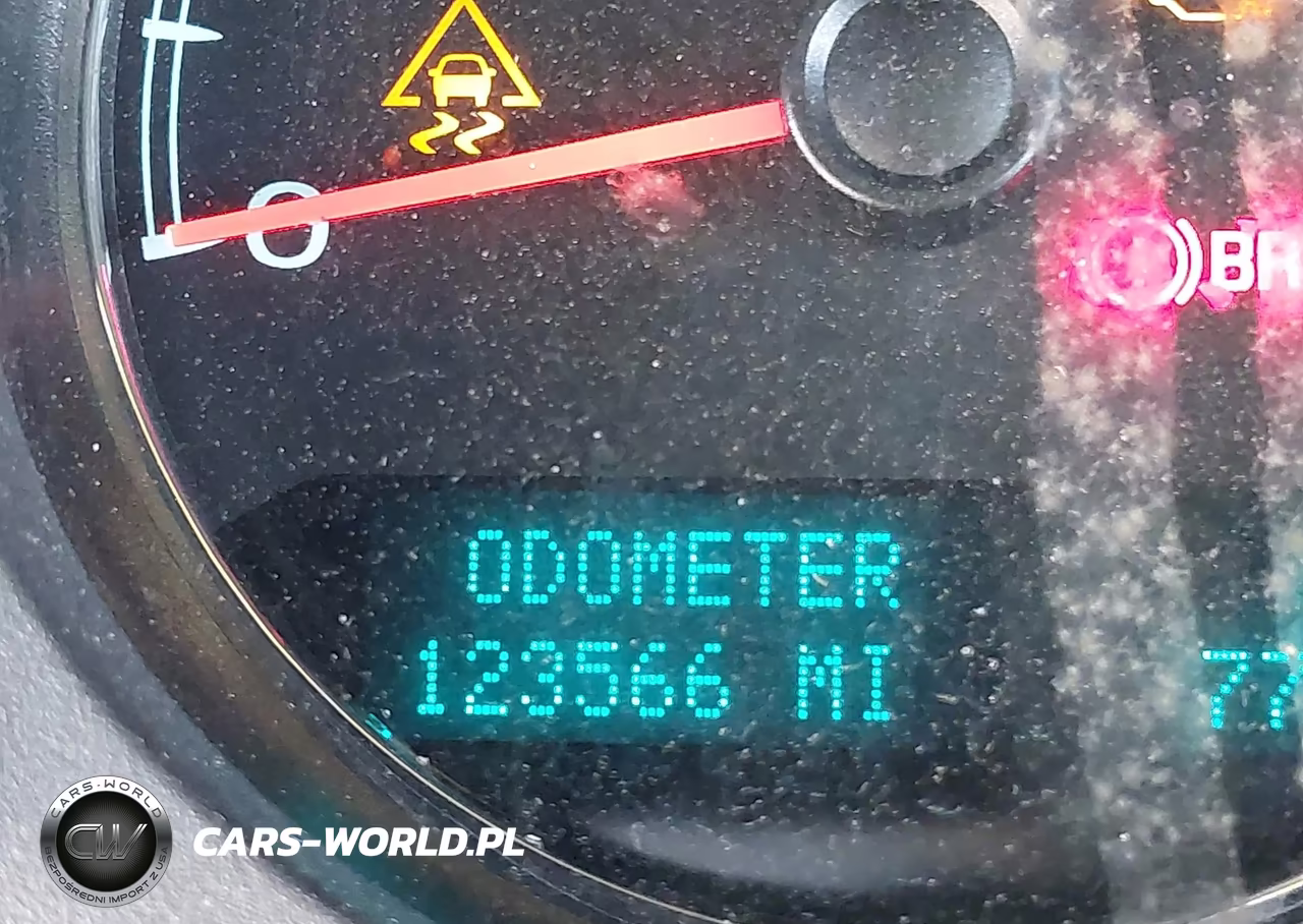 2011 Chevrolet Tahoe Lt VIN:1GNSCBE08BR380912 - 15