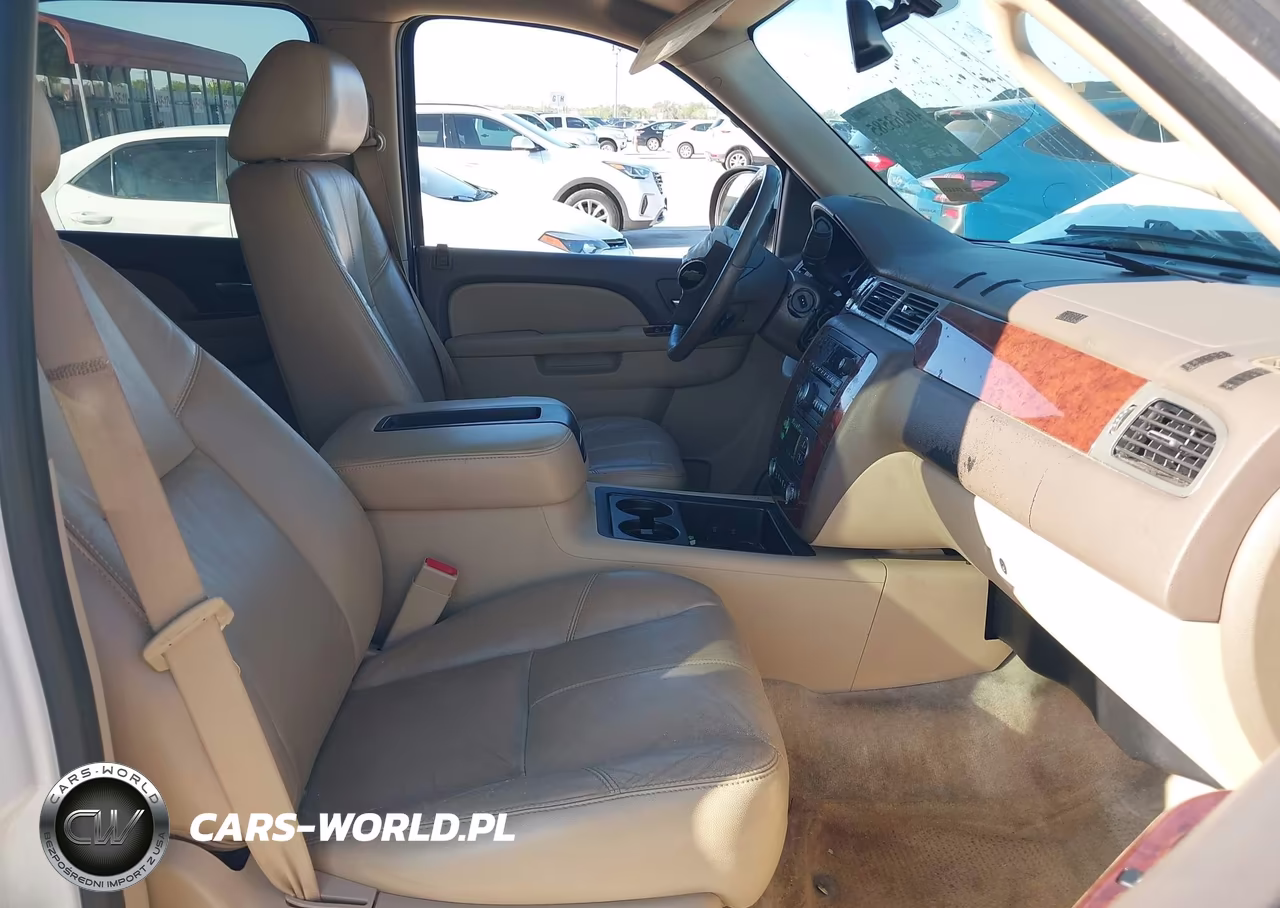 2011 Chevrolet Tahoe Lt VIN:1GNSCBE08BR380912 - 5
