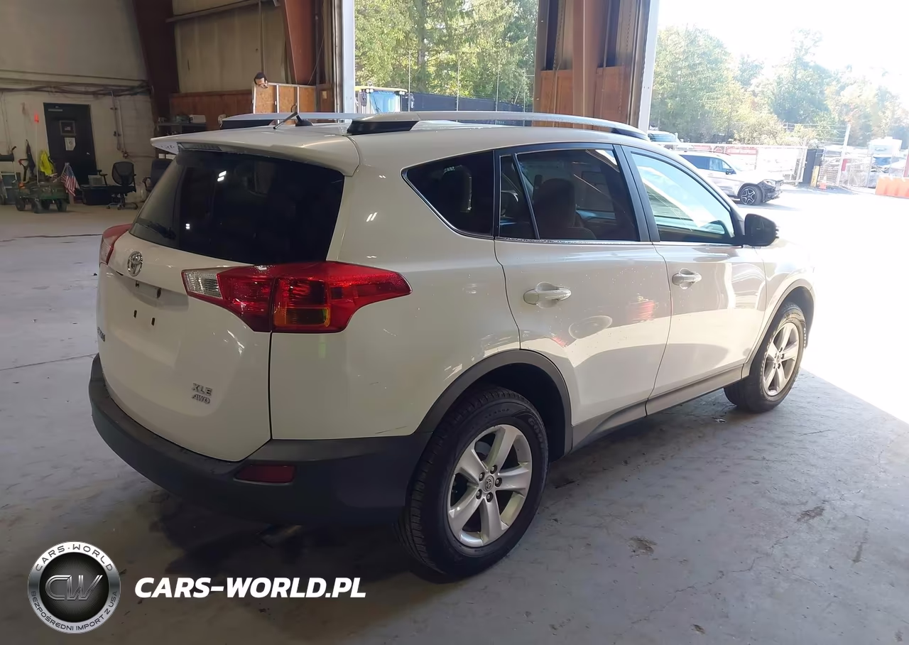 2013 Toyota Rav4 Xle VIN:JTMRFREV2DD011918 - 4