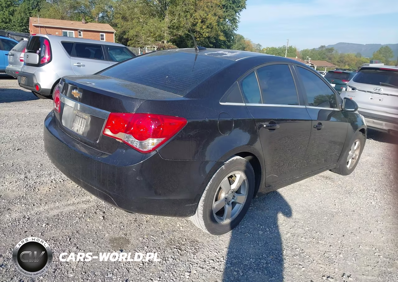 2011 Chevrolet Cruze Ls VIN:1G1PD5SHXB7158111 - 4