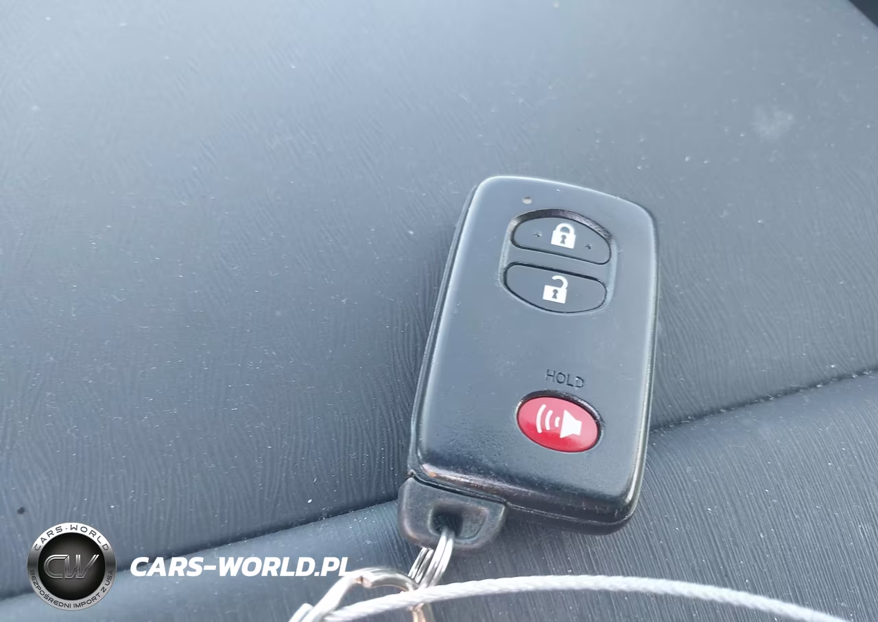 2015 Toyota Prius V Three VIN:JTDZN3EUXFJ026310 - 11