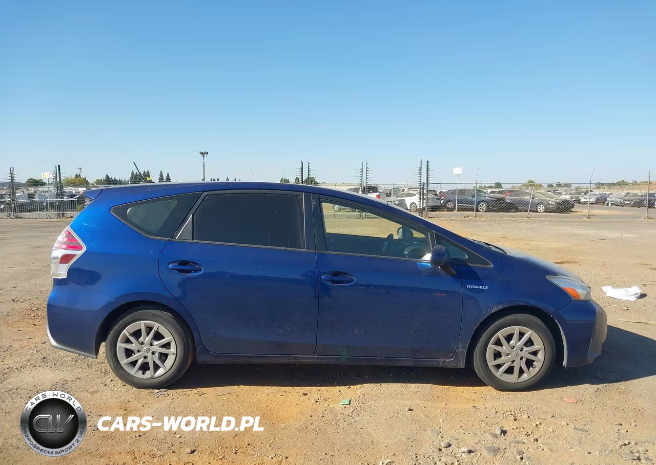 2015 Toyota Prius V Three VIN:JTDZN3EUXFJ026310 - 13