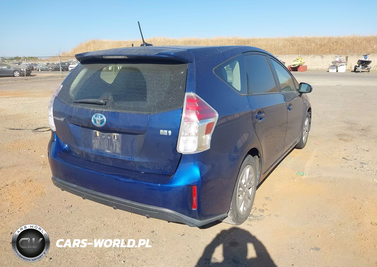 2015 Toyota Prius V Three VIN:JTDZN3EUXFJ026310 - 4