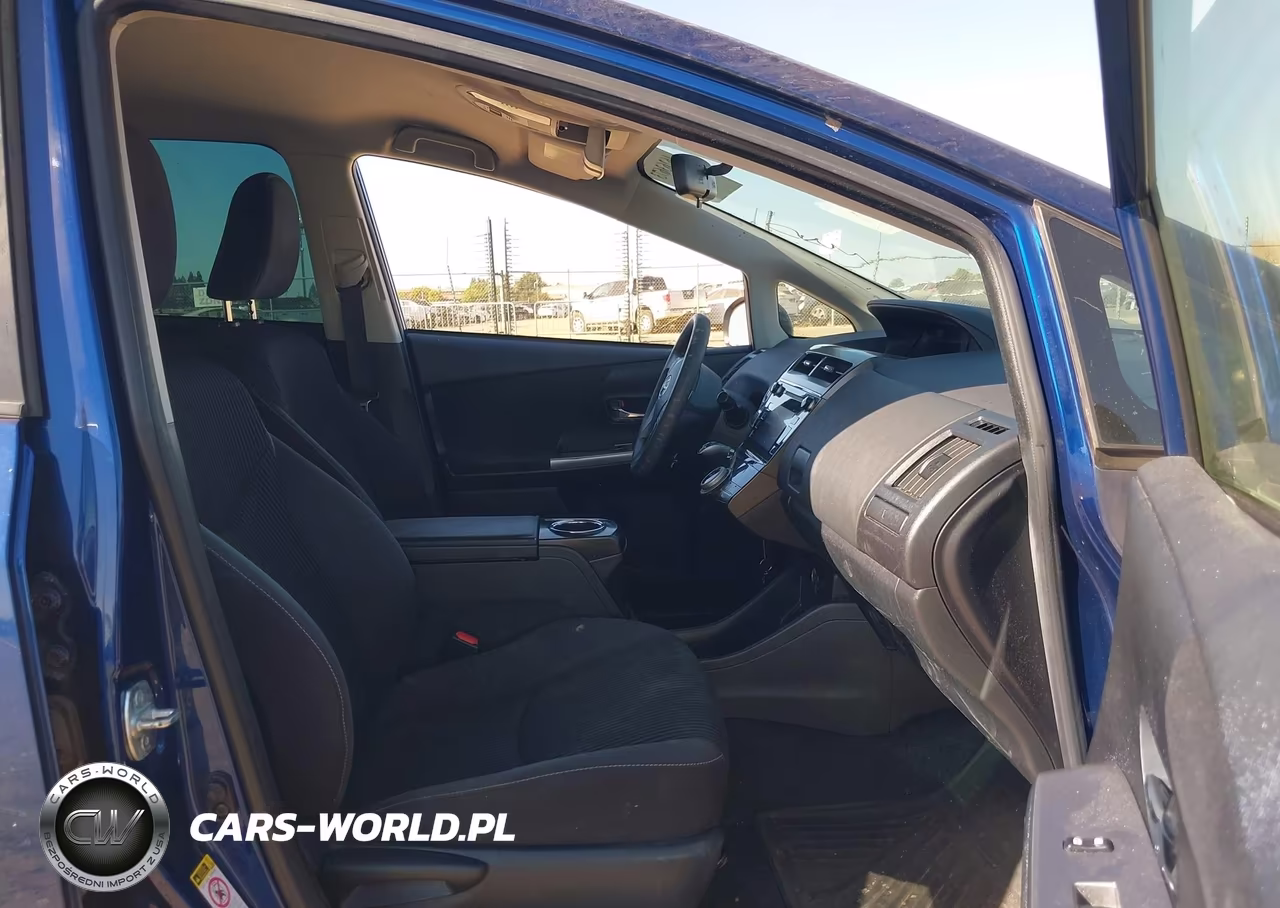 2015 Toyota Prius V Three VIN:JTDZN3EUXFJ026310 - 5