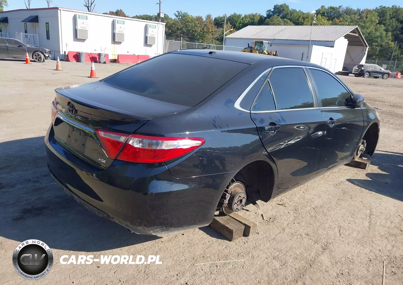 2016 Toyota Camry Xse VIN:4T1BF1FK5GU594685 - 4