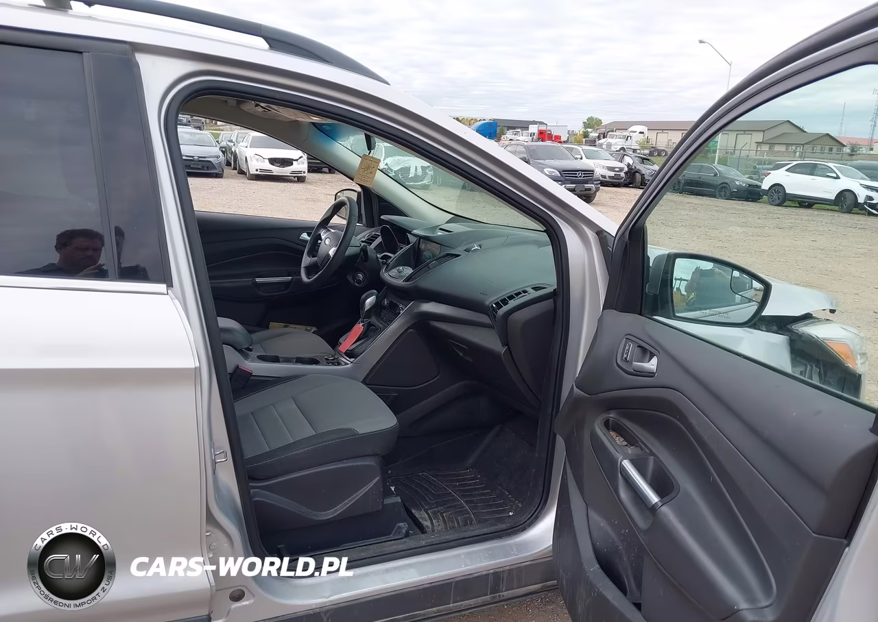 2016 Ford Escape Se VIN:1FMCU9G95GUA10757 - 5