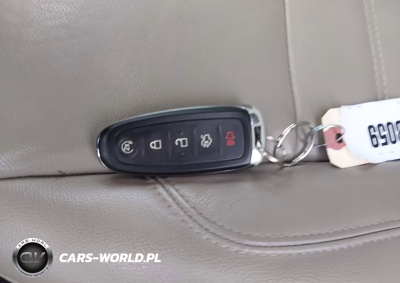 2017 Ford Escape Titanium VIN:1FMCU0JD8HUB23256 - 11