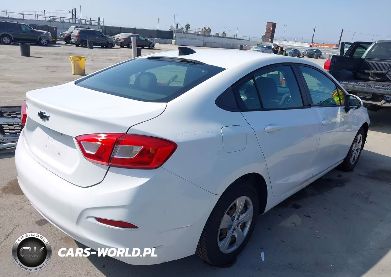 2018 Chevrolet Cruze Ls Auto VIN:1G1BC5SM7J7143395 - 4