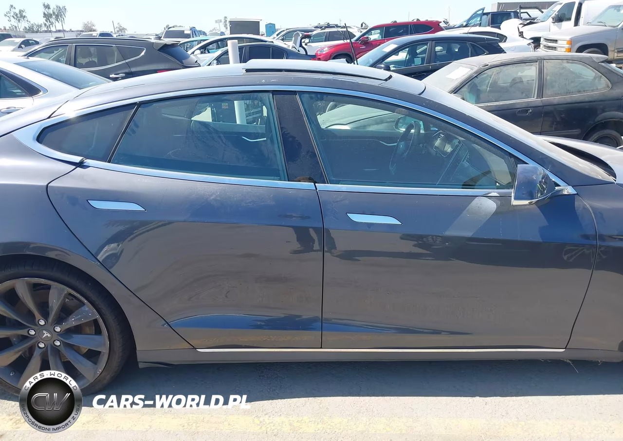 2015 Tesla Model S 60-70-85 VIN:5YJSA1H16FFP79794 - 13