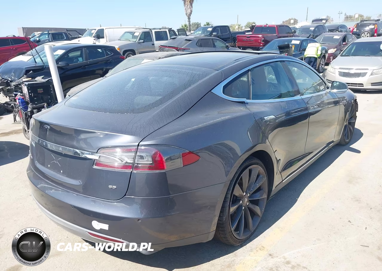 2015 Tesla Model S 60-70-85 VIN:5YJSA1H16FFP79794 - 4