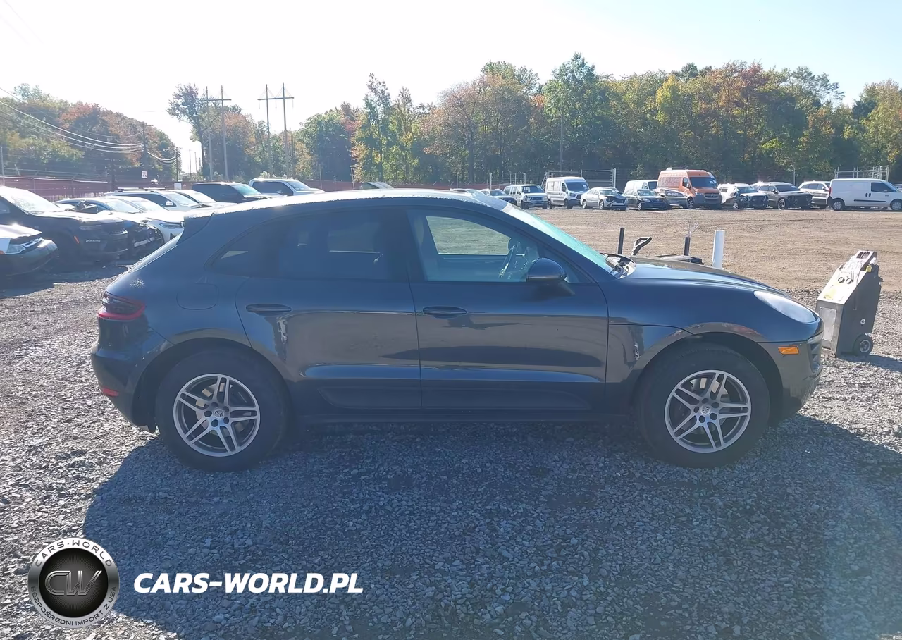 2018 Porsche Macan Sport Edition VIN:WP1AA2A56JLB21072 - 13