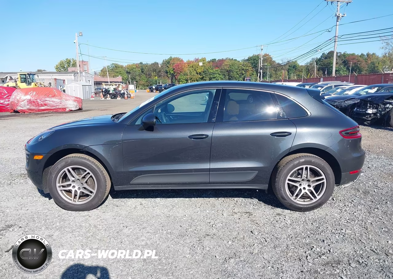 2018 Porsche Macan Sport Edition VIN:WP1AA2A56JLB21072 - 14