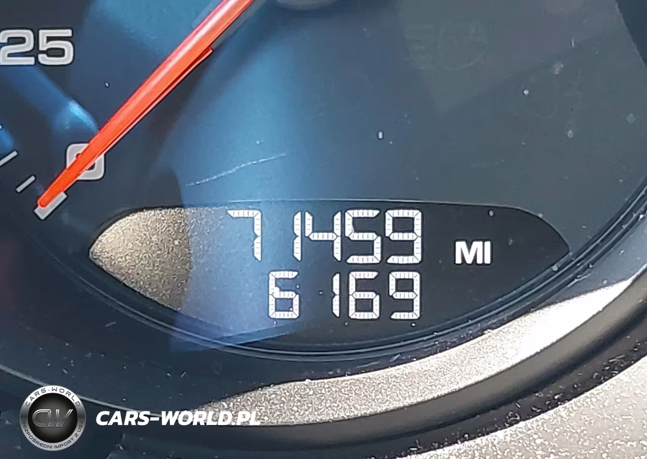 2018 Porsche Macan Sport Edition VIN:WP1AA2A56JLB21072 - 15