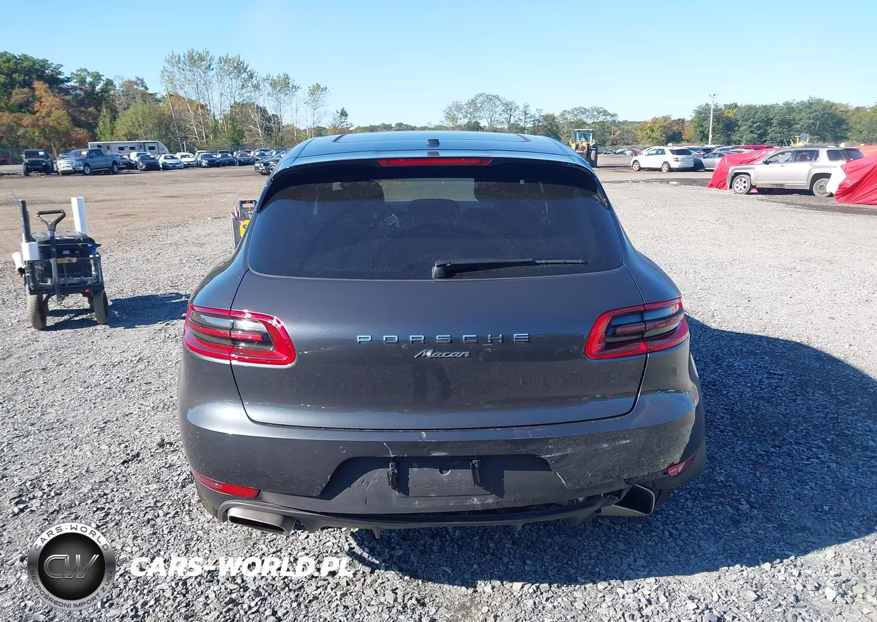 2018 Porsche Macan Sport Edition VIN:WP1AA2A56JLB21072 - 16