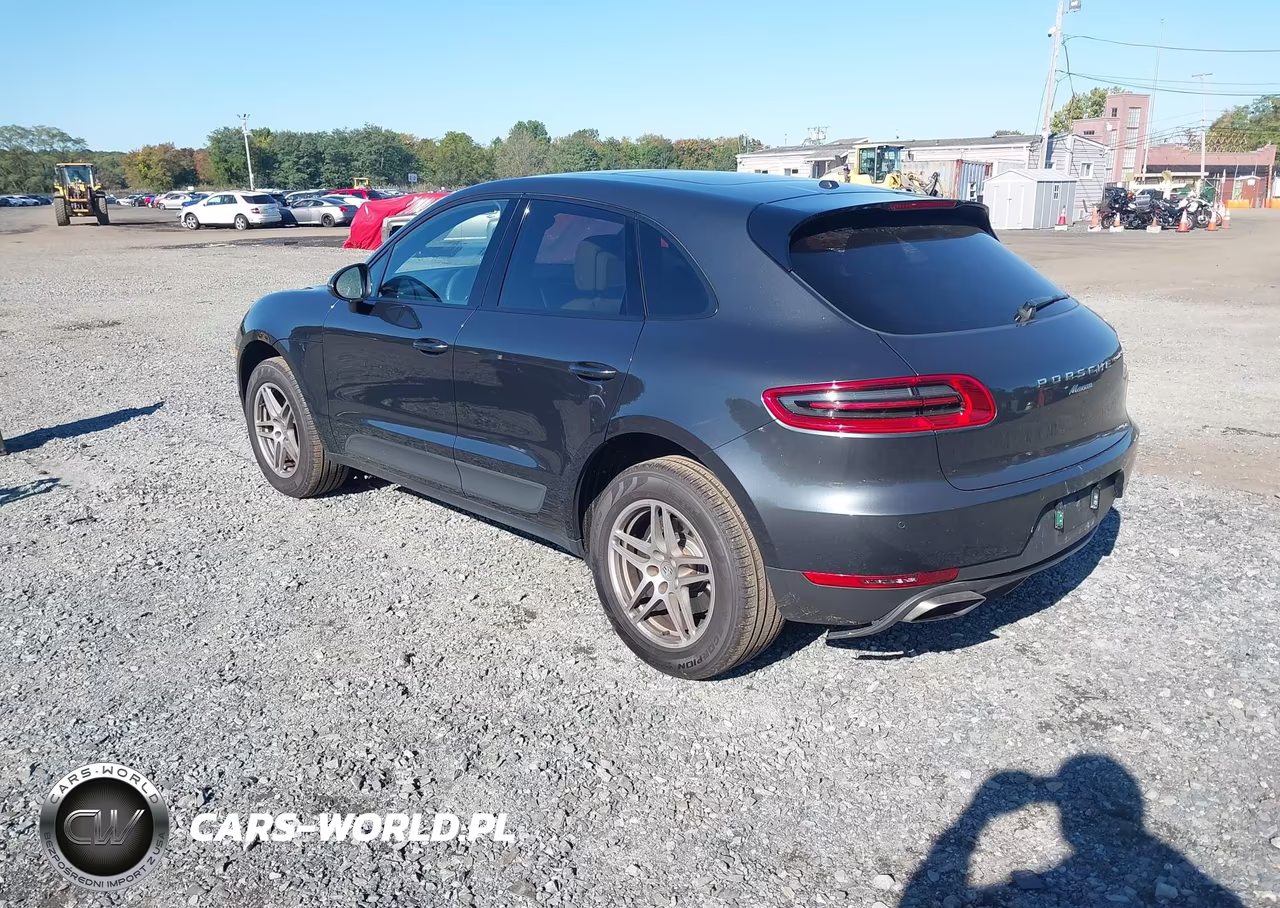 2018 Porsche Macan Sport Edition VIN:WP1AA2A56JLB21072 - 3