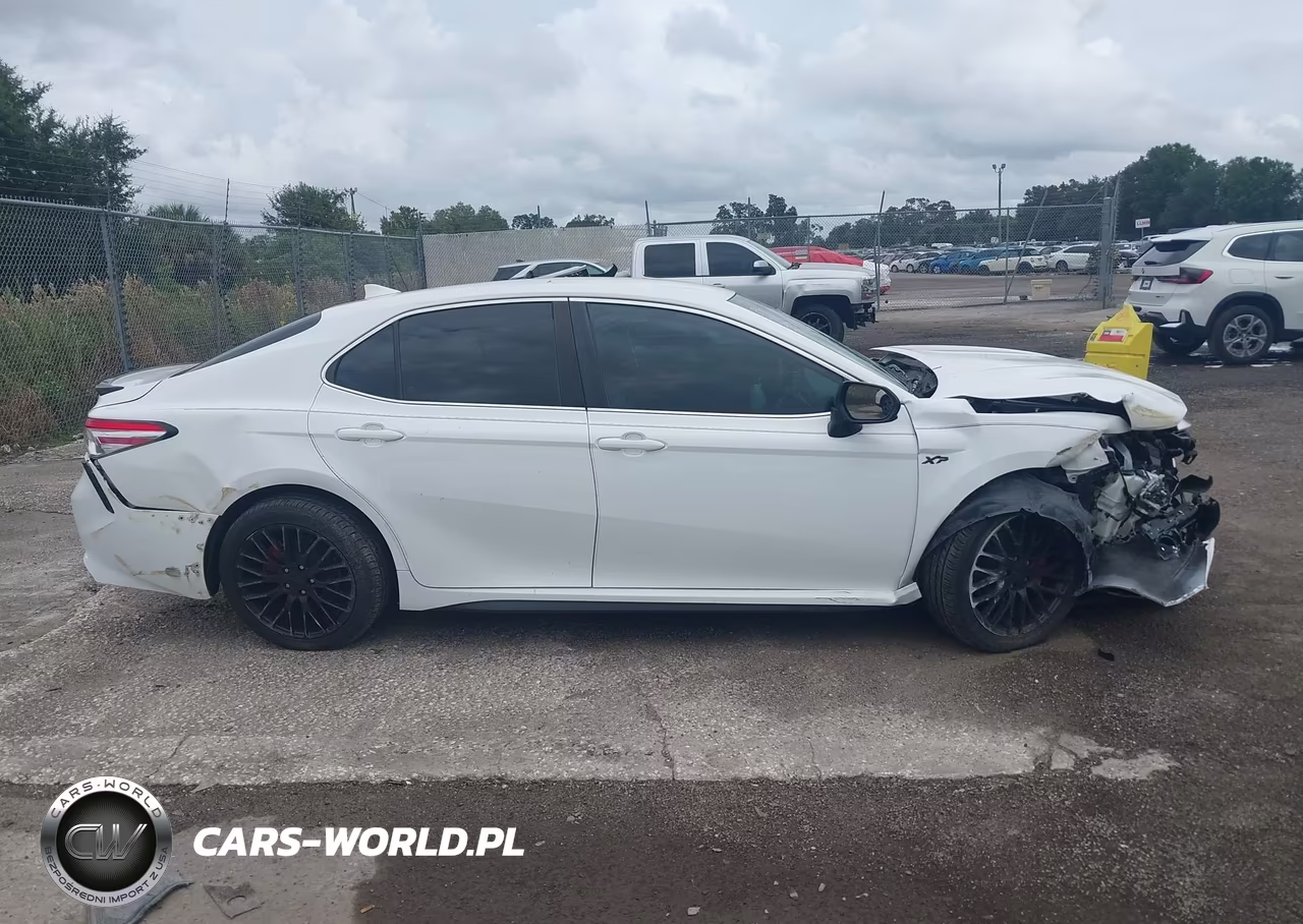 2020 Toyota Camry Se VIN:4T1G11AK3LU933076 - 13