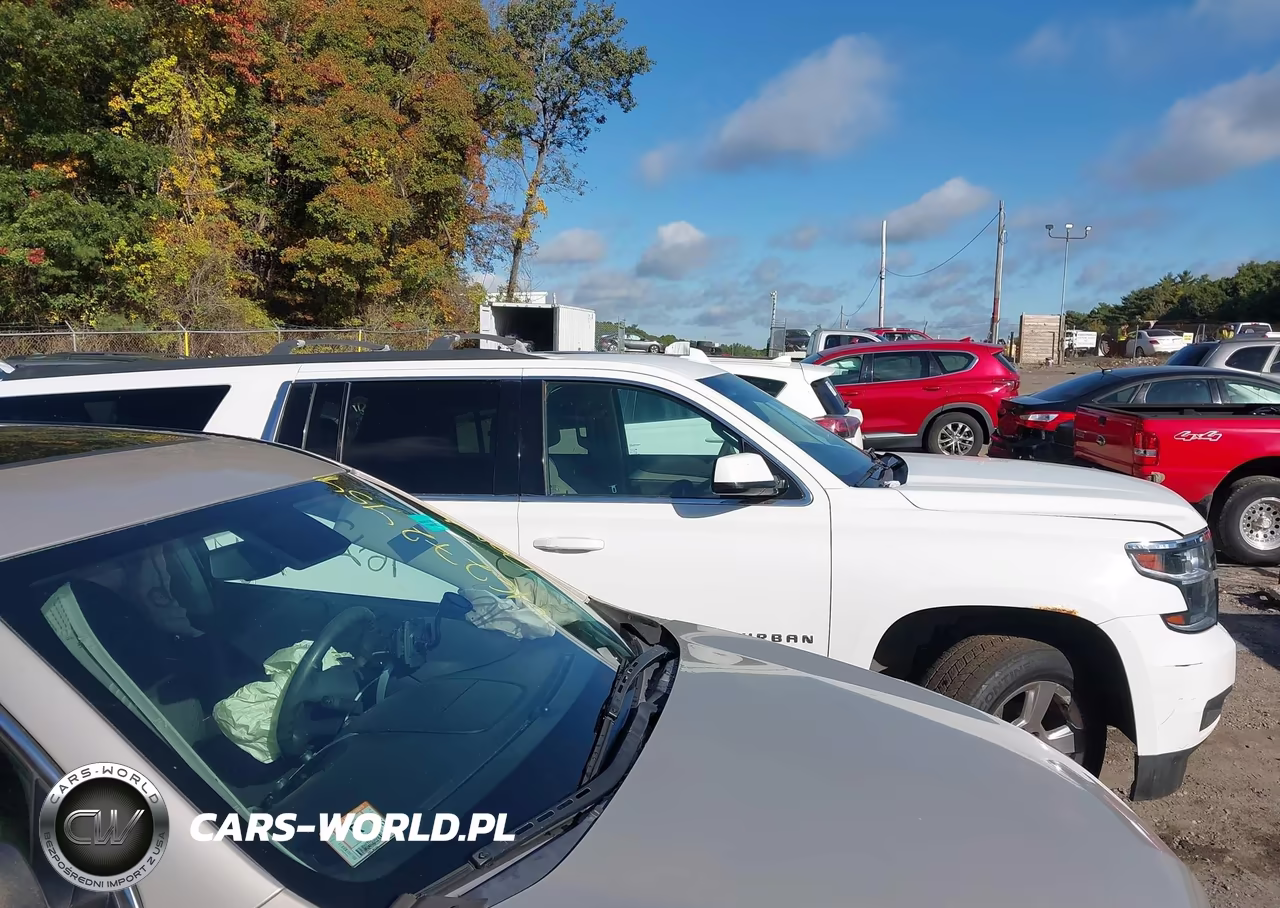 2015 Chevrolet Suburban 1500 Lt VIN:1GNSKJKC7FR560688 - 13