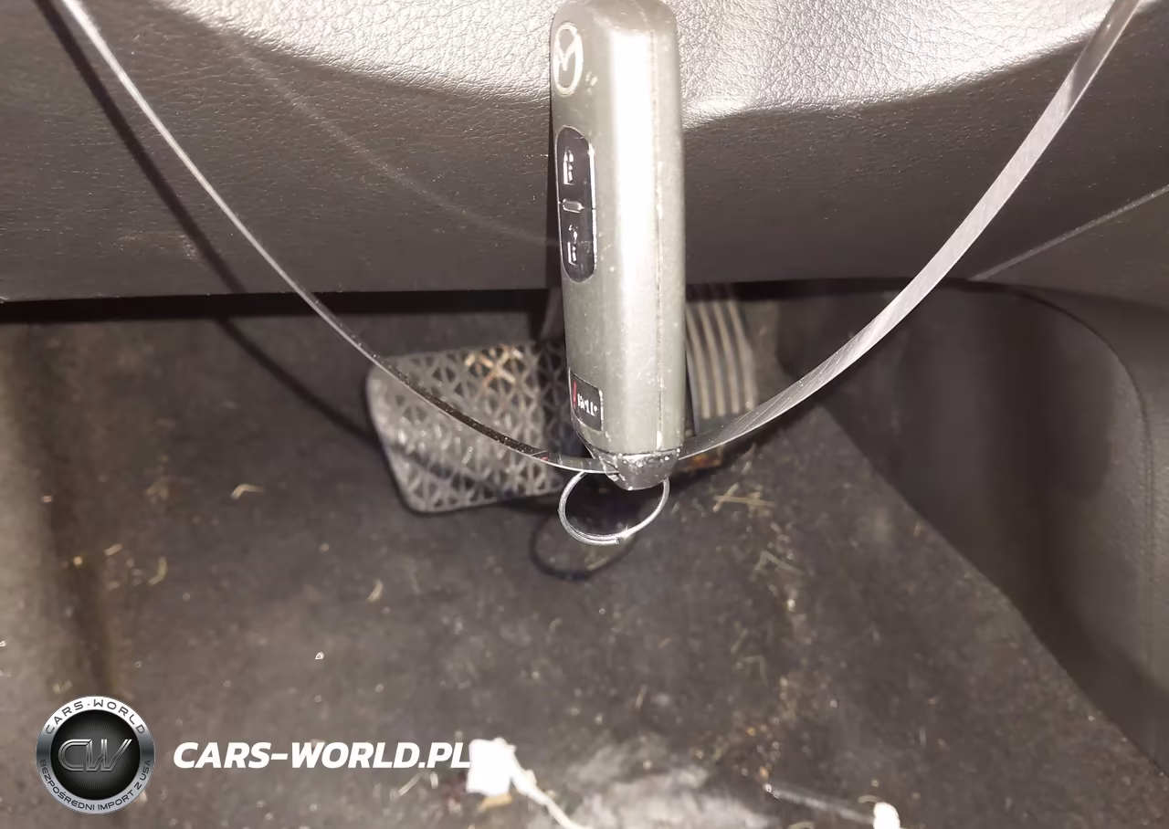 2013 Mazda Mazda3 I Touring VIN:JM1BL1L78D1768386 - 11