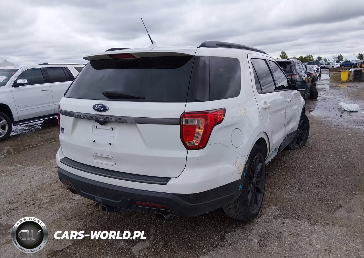 2018 Ford Explorer Xlt VIN:1FM5K7D89JGC85360 - 4