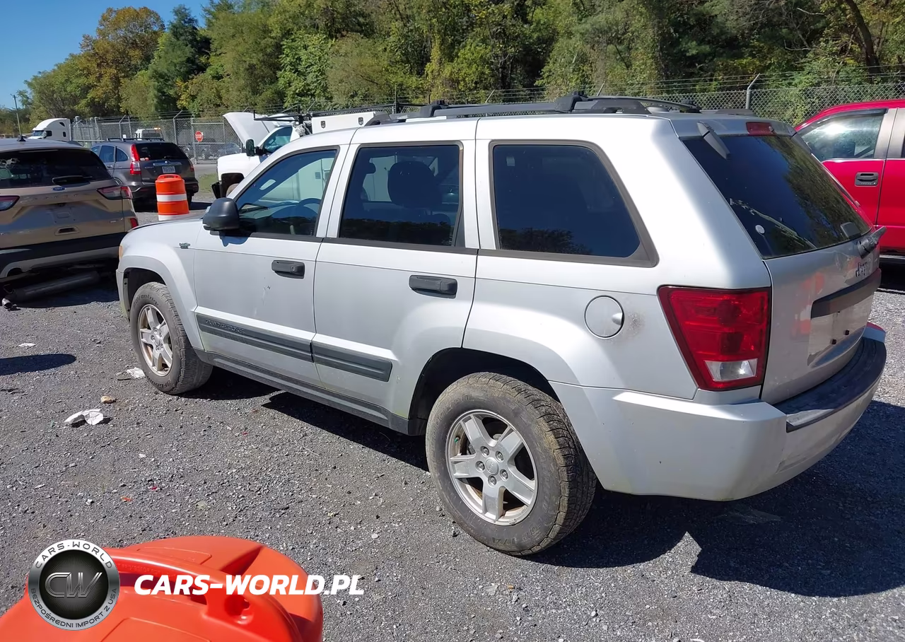 2005 Jeep Grand Cherokee Laredo VIN:1J4GS48N75C533351 - 3