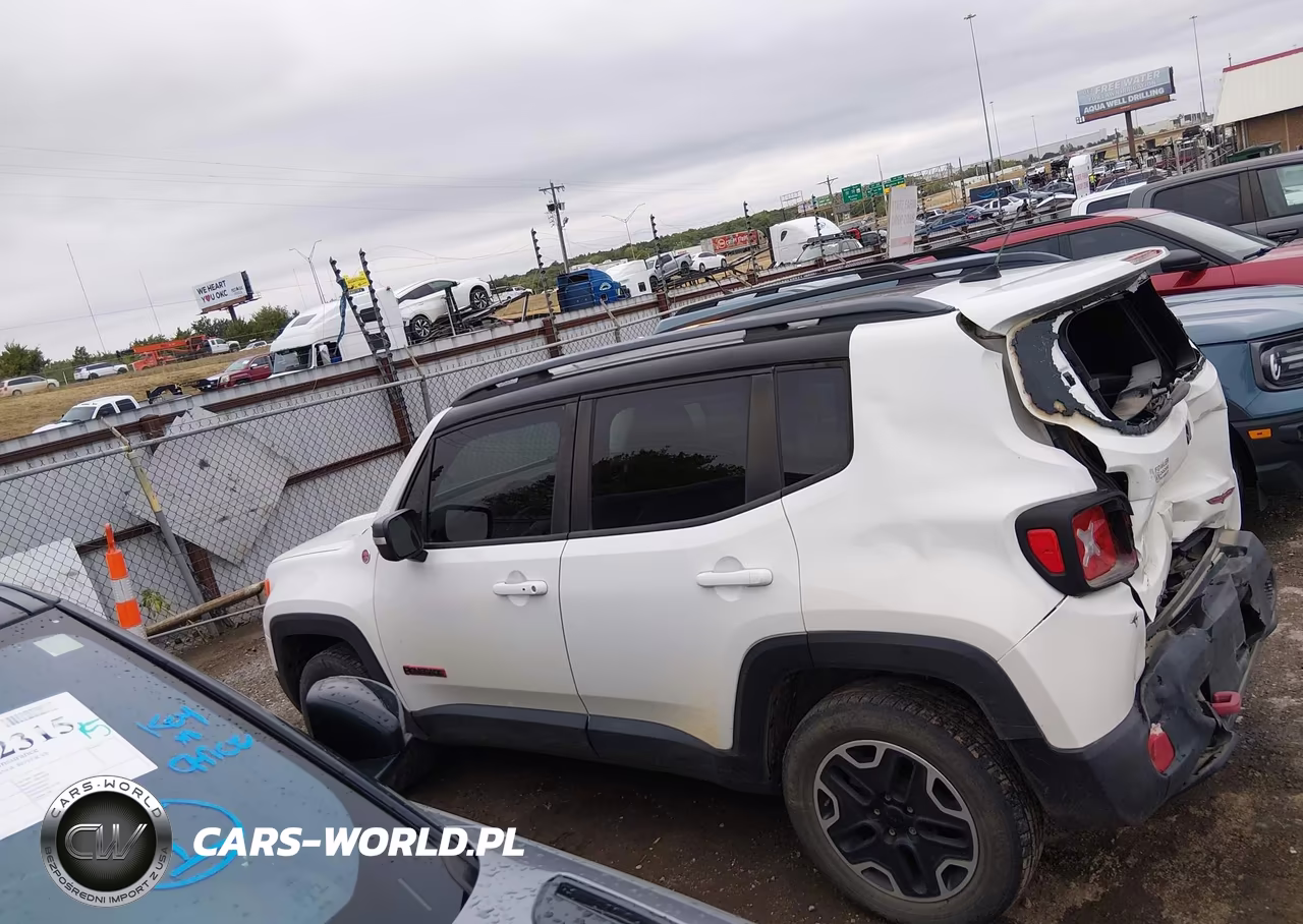 2015 Jeep Renegade Trailhawk VIN:ZACCJBCT6FPC34562 - 14