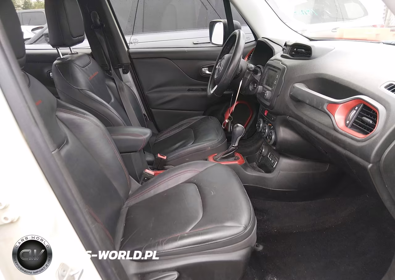 2015 Jeep Renegade Trailhawk VIN:ZACCJBCT6FPC34562 - 5