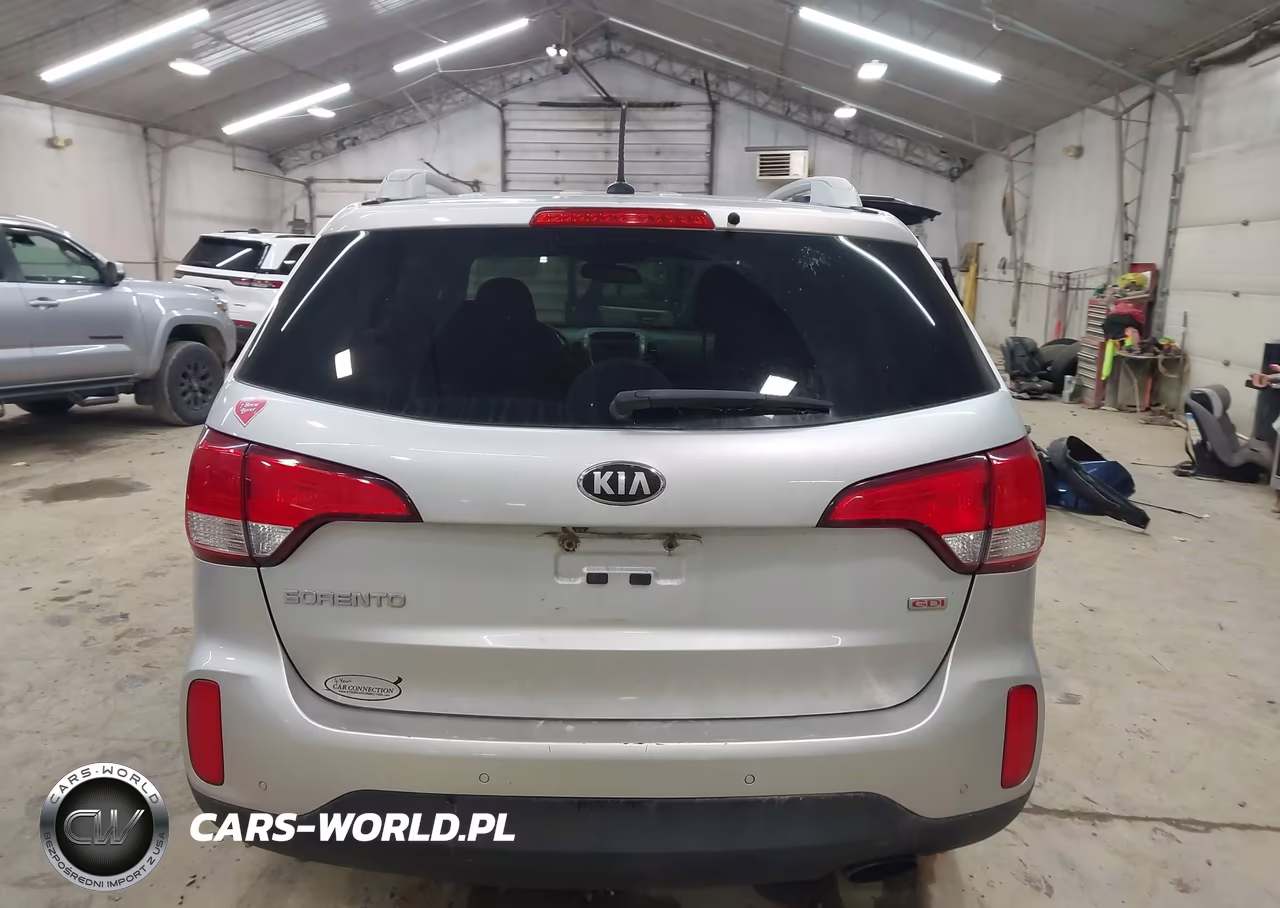 2015 Kia Sorento Lx VIN:5XYKTCA61FG600758 - 16