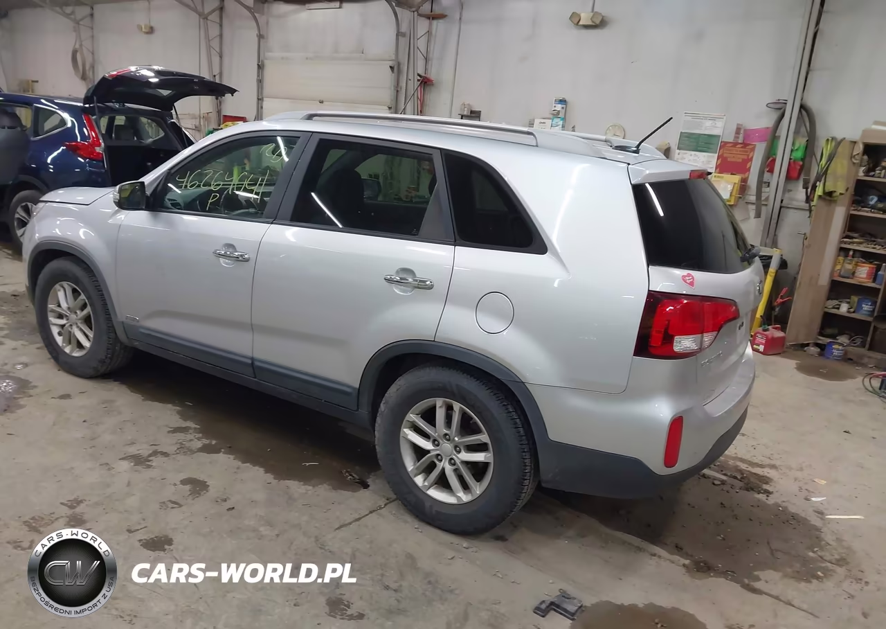 2015 Kia Sorento Lx VIN:5XYKTCA61FG600758 - 3