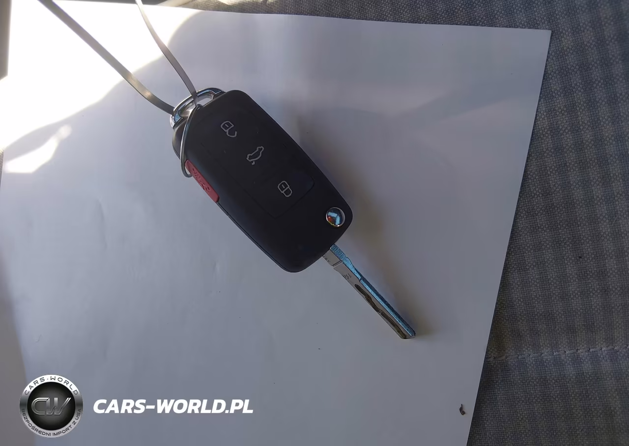 2015 Volkswagen Beetle 1.8T Classic VIN:3VWF17AT1FM651780 - 11