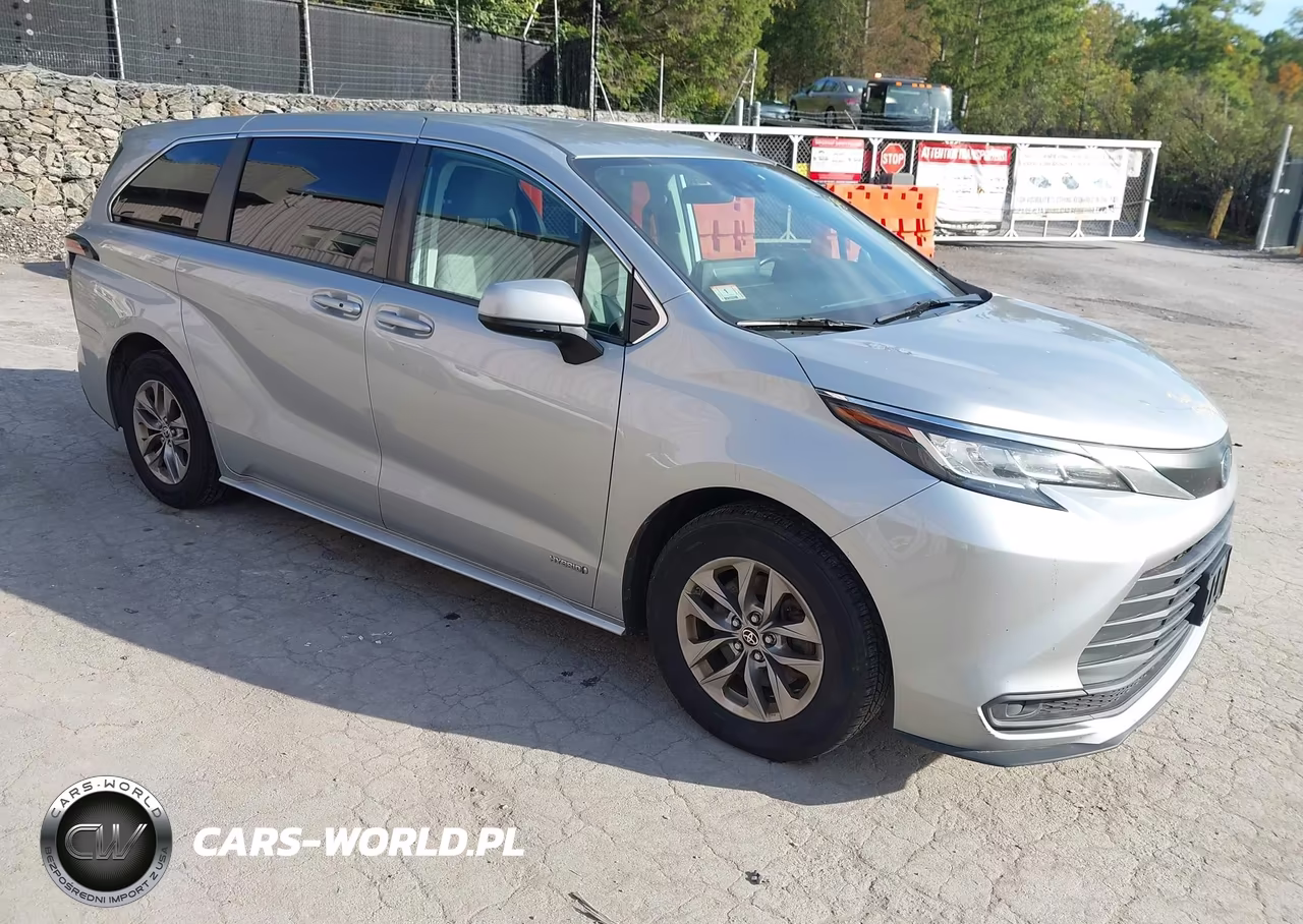 2021 Toyota Sienna Le