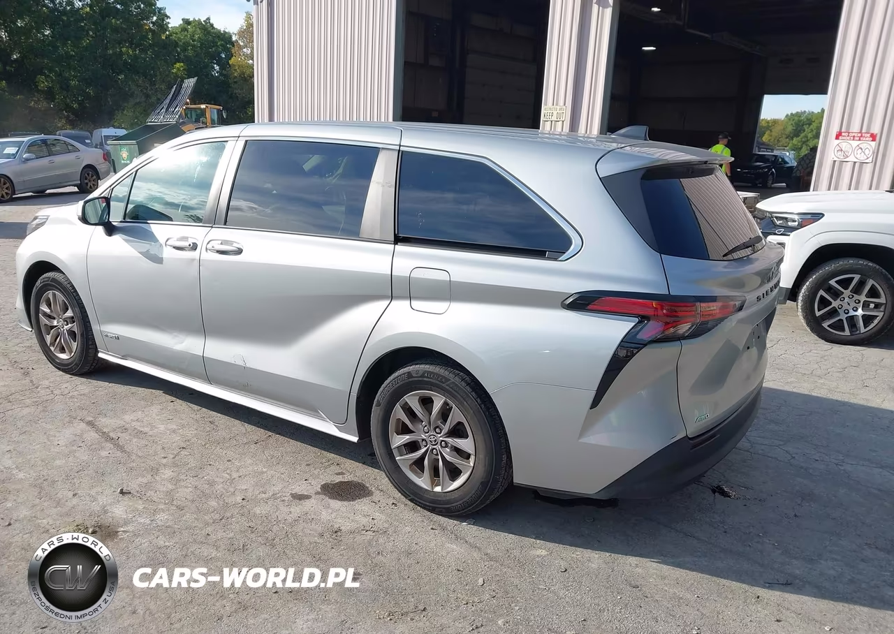2021 Toyota Sienna Le VIN:5TDKSKFCXMS004611 - 3