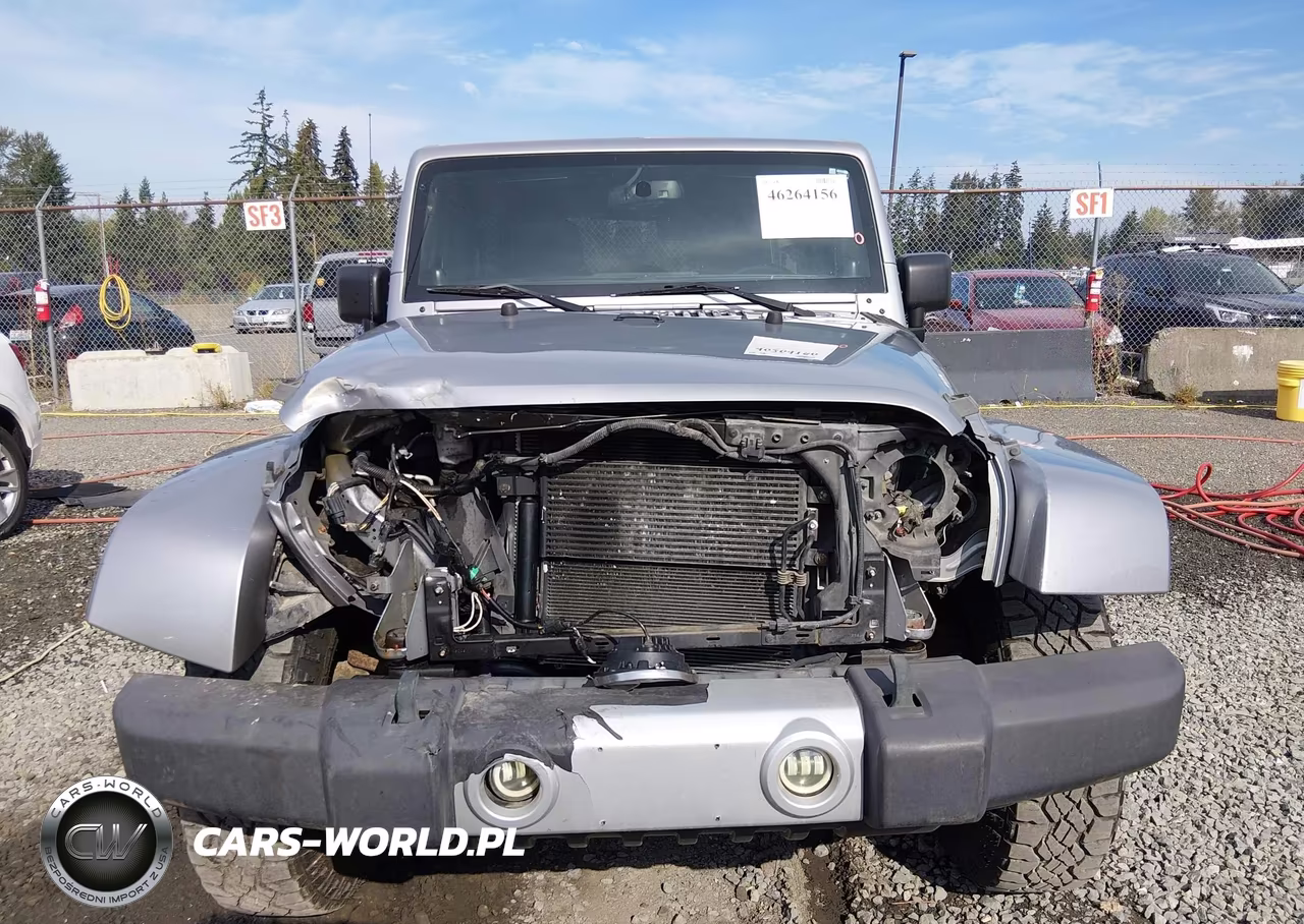 2013 Jeep Wrangler Unlimited Sahara VIN:1C4BJWEG2DL609674 - 13