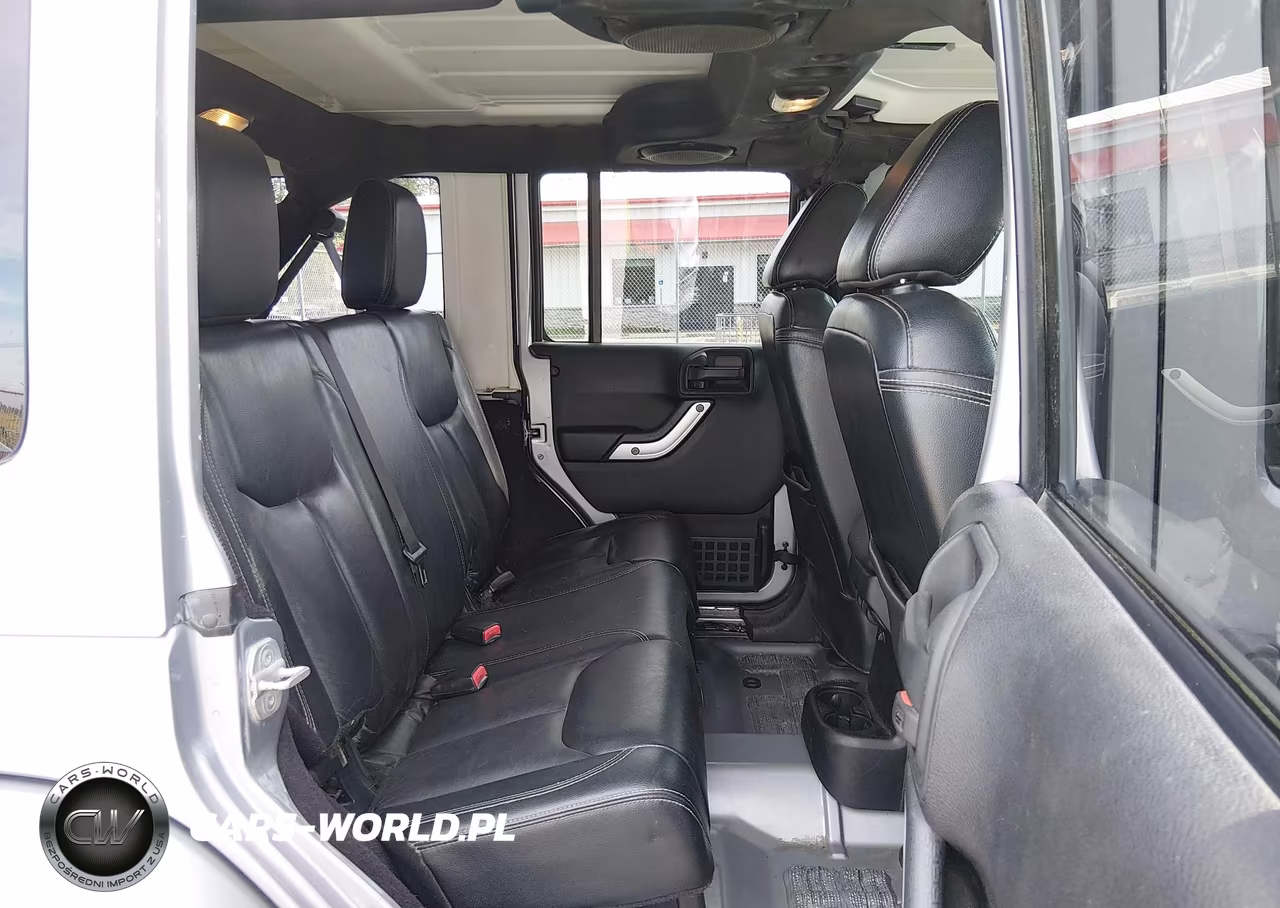 2013 Jeep Wrangler Unlimited Sahara VIN:1C4BJWEG2DL609674 - 19