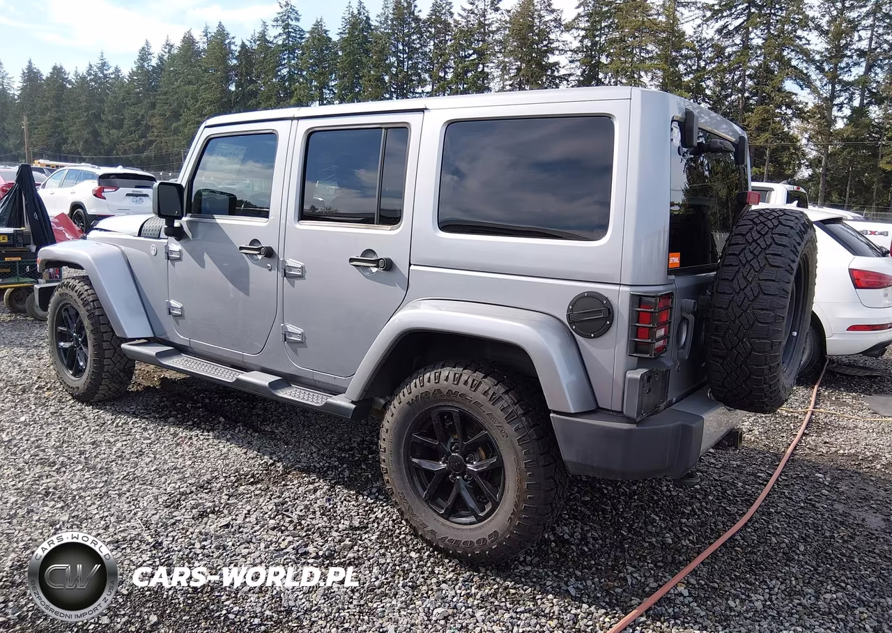 2013 Jeep Wrangler Unlimited Sahara VIN:1C4BJWEG2DL609674 - 3