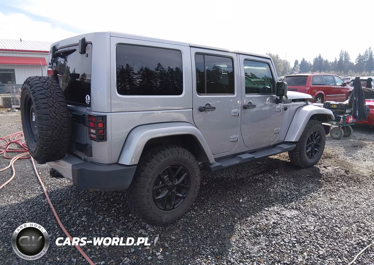 2013 Jeep Wrangler Unlimited Sahara VIN:1C4BJWEG2DL609674 - 4
